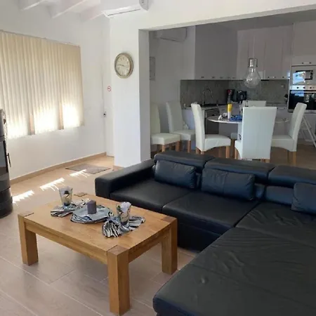 Mit Privatpool Fuer 4 Personen Ca 120 Qm In Calp, Valencia Costa Blanca *